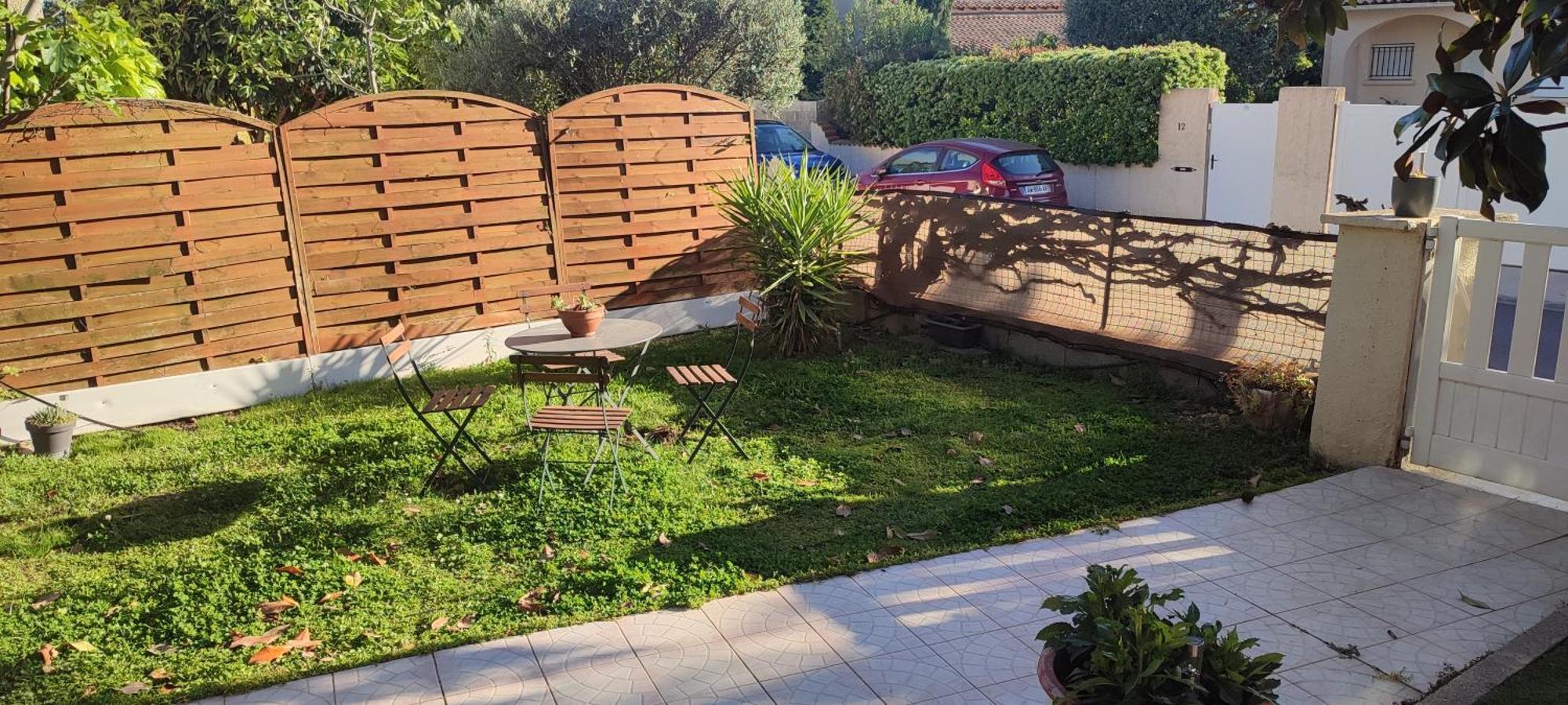 Maison T2 Avec Petit Jardin Dans Impasse Calme Баярг Екстер'єр фото