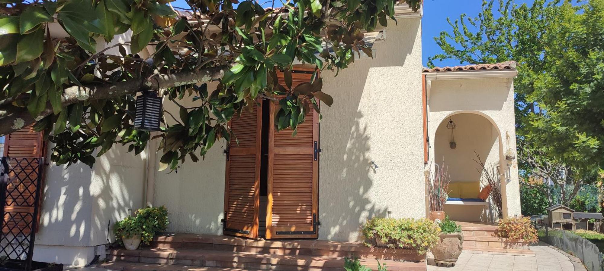 Maison T2 Avec Petit Jardin Dans Impasse Calme Баярг Екстер'єр фото